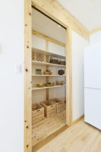 高木平屋　パントリー